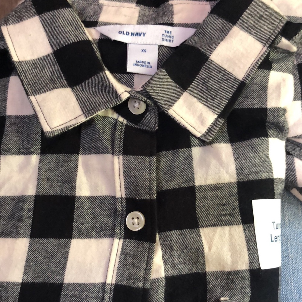 Old Navy Black and White Button Down Tunic style‎ Shirt